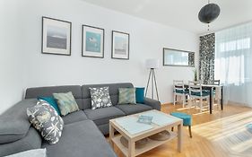 Stylowe Apartamenty w Centrum Gdyni i Blisko Plaży by Noclegi Renters